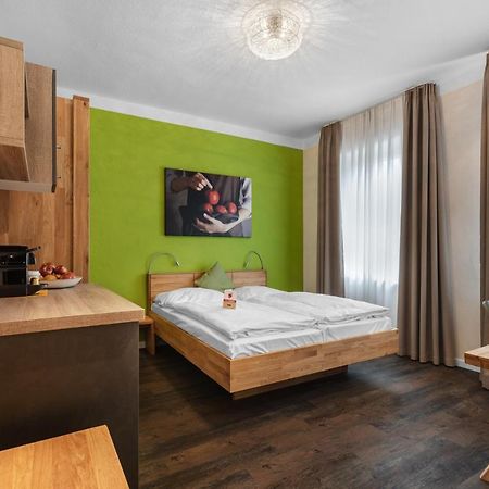 Schieners Hotel & Apfelhof Apartments Wemding المظهر الخارجي الصورة