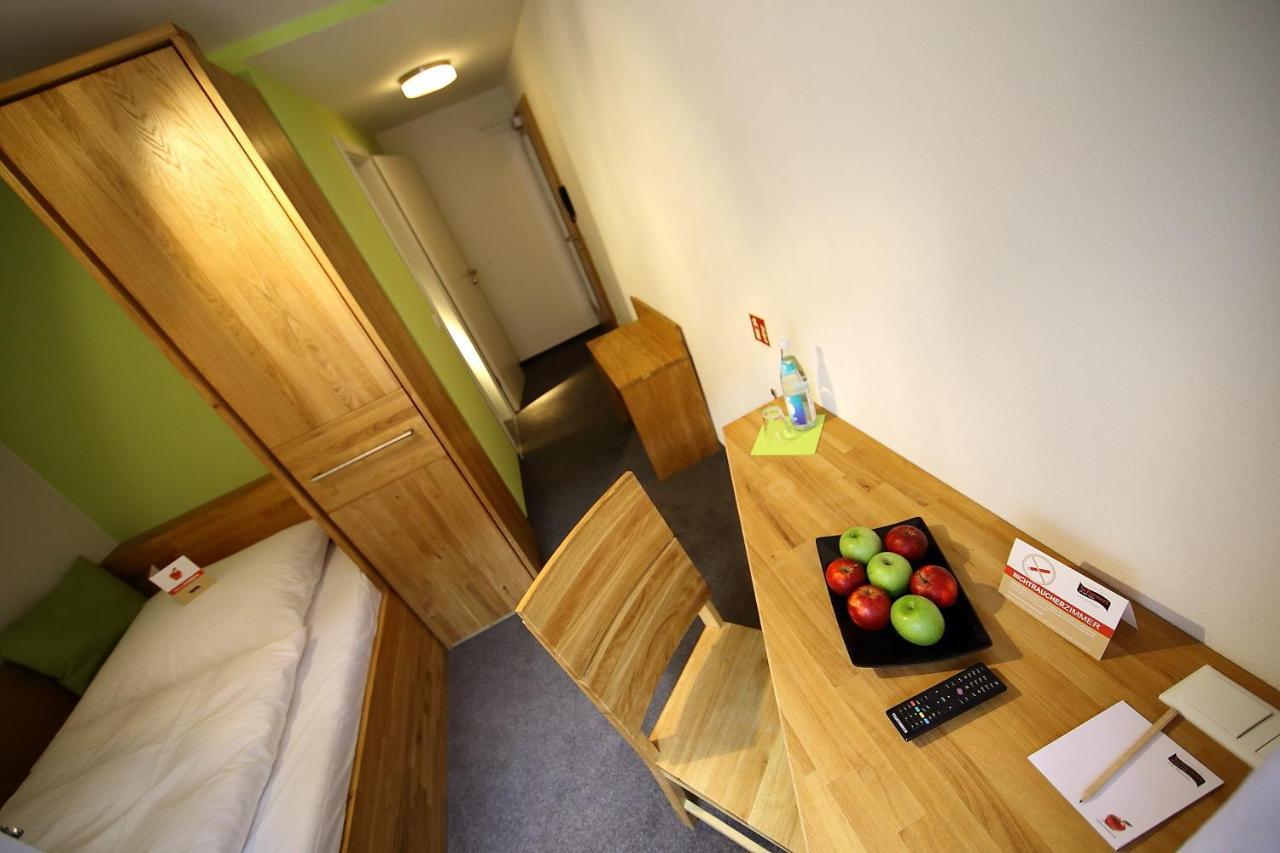 Schieners Hotel & Apfelhof Apartments Wemding المظهر الخارجي الصورة