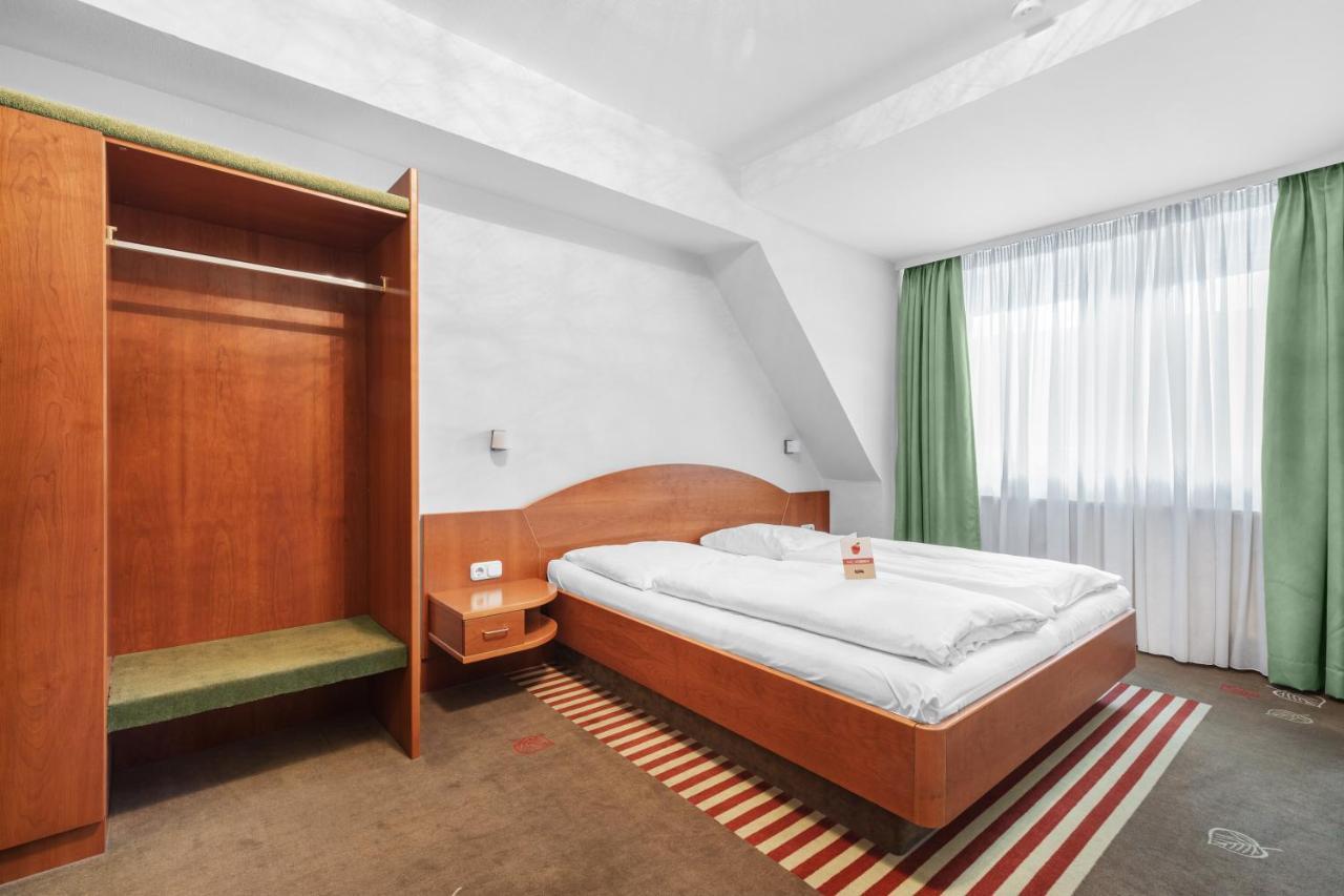 Schieners Hotel & Apfelhof Apartments Wemding المظهر الخارجي الصورة