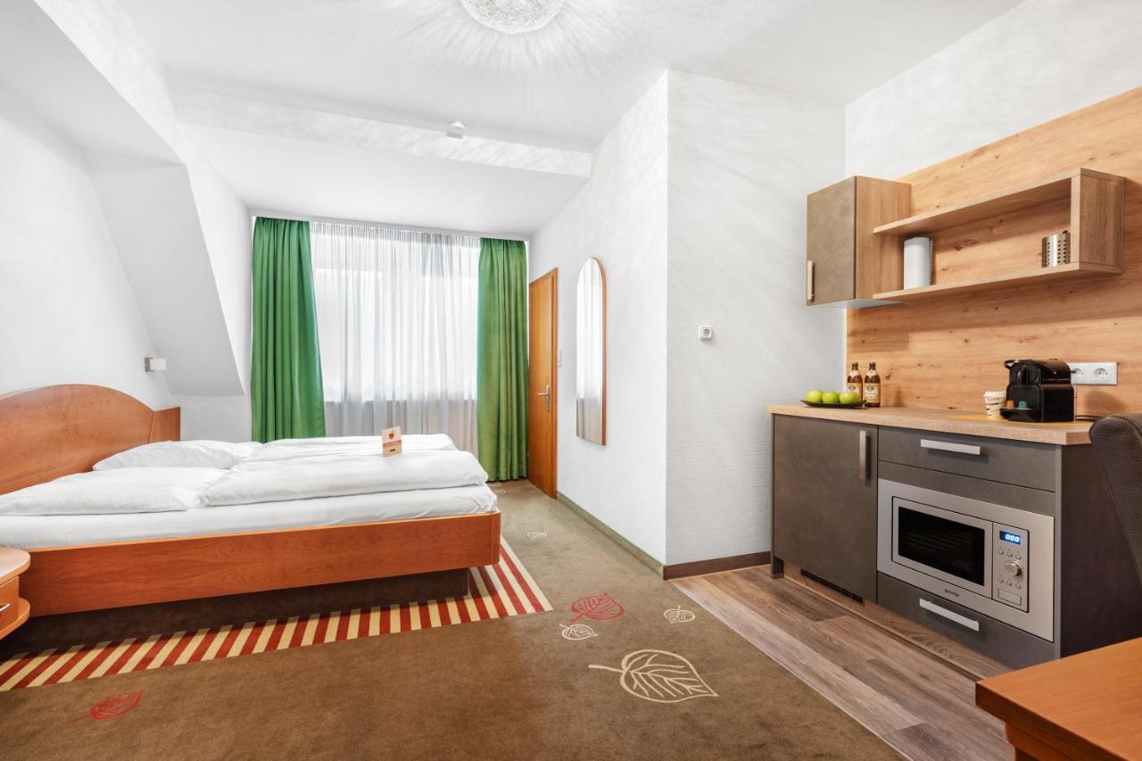 Schieners Hotel & Apfelhof Apartments Wemding المظهر الخارجي الصورة